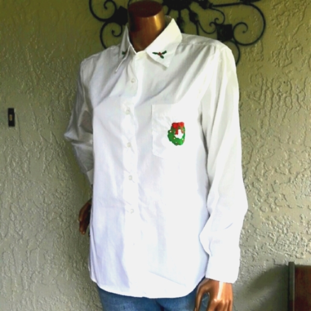 🎅 Christmas Wreath White Button Blouse